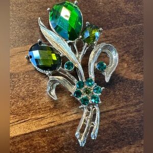 Vintage Gold Tone Green Rhinestone Brooch